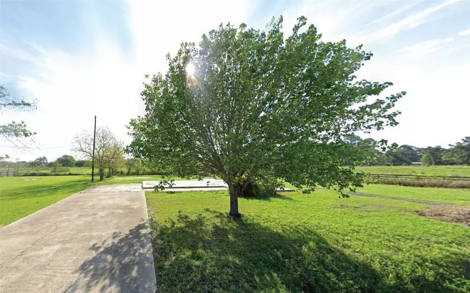 445 Blueberry ST, Bridge City, TX 77611