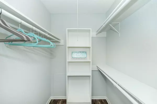 Houston, TX 77057,3001 Hillcroft Street #G0911