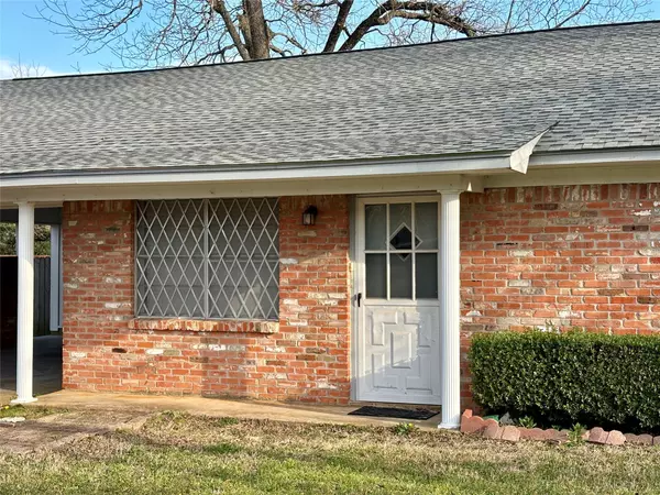 Crockett, TX 75835,104 Lakeway DR