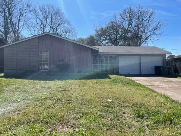 5842 Flamingo DR, Houston, TX 77033