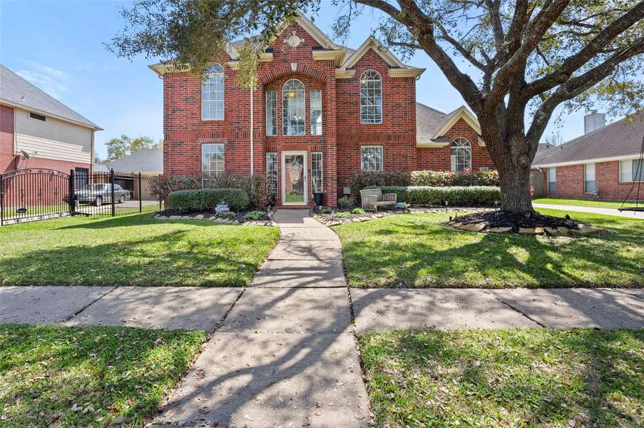 405 Pecan GRV, Dickinson, TX 77539
