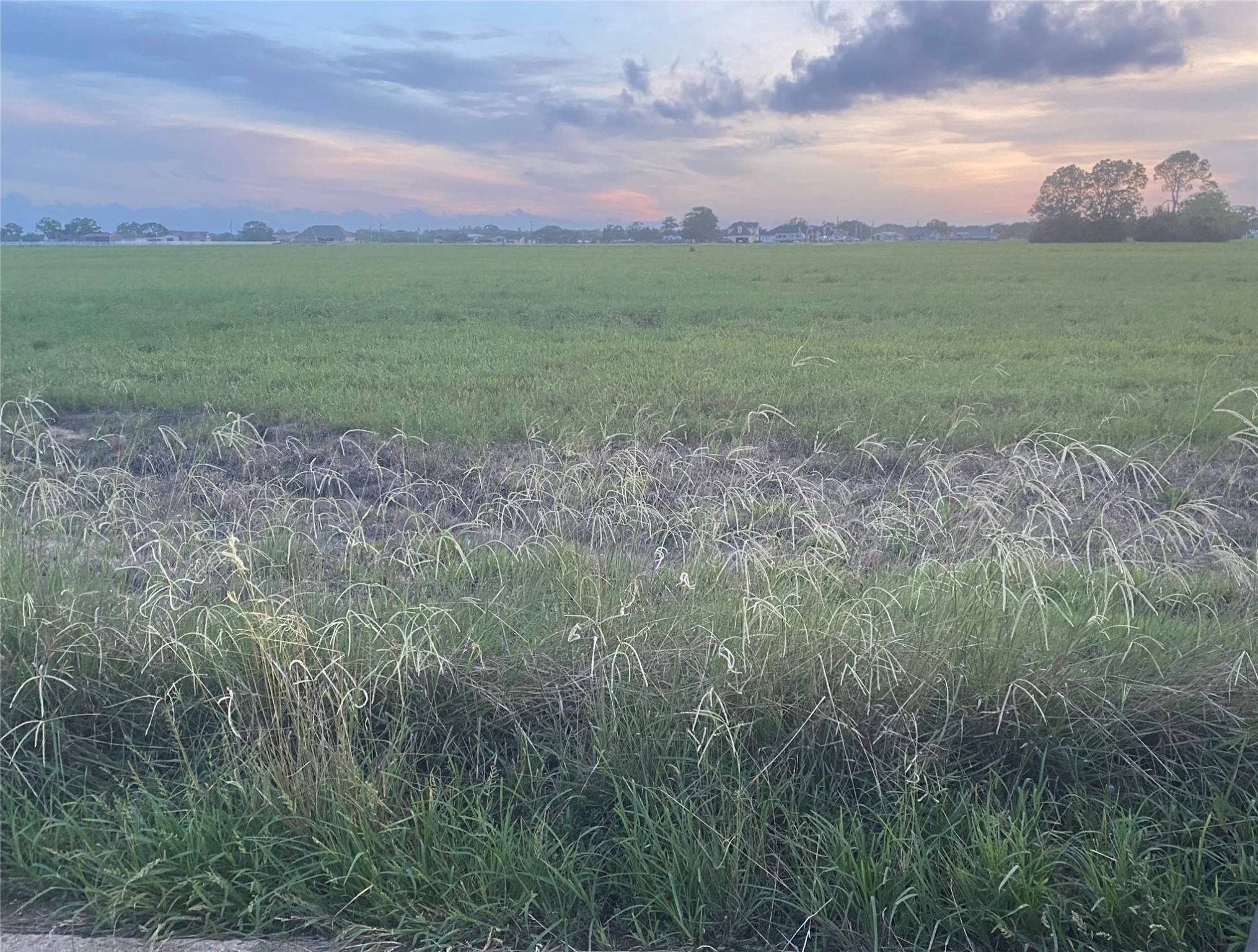 607 Longhorn TRL, Angleton, TX 77515