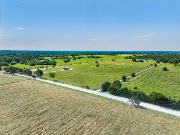 7196 County Road 208, Navasota, TX 77868