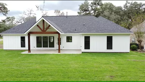 West Columbia, TX 77486,206 Wood Haven DR