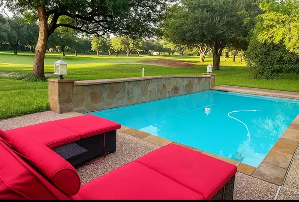 Conroe, TX 77356,121 April Waters DR N