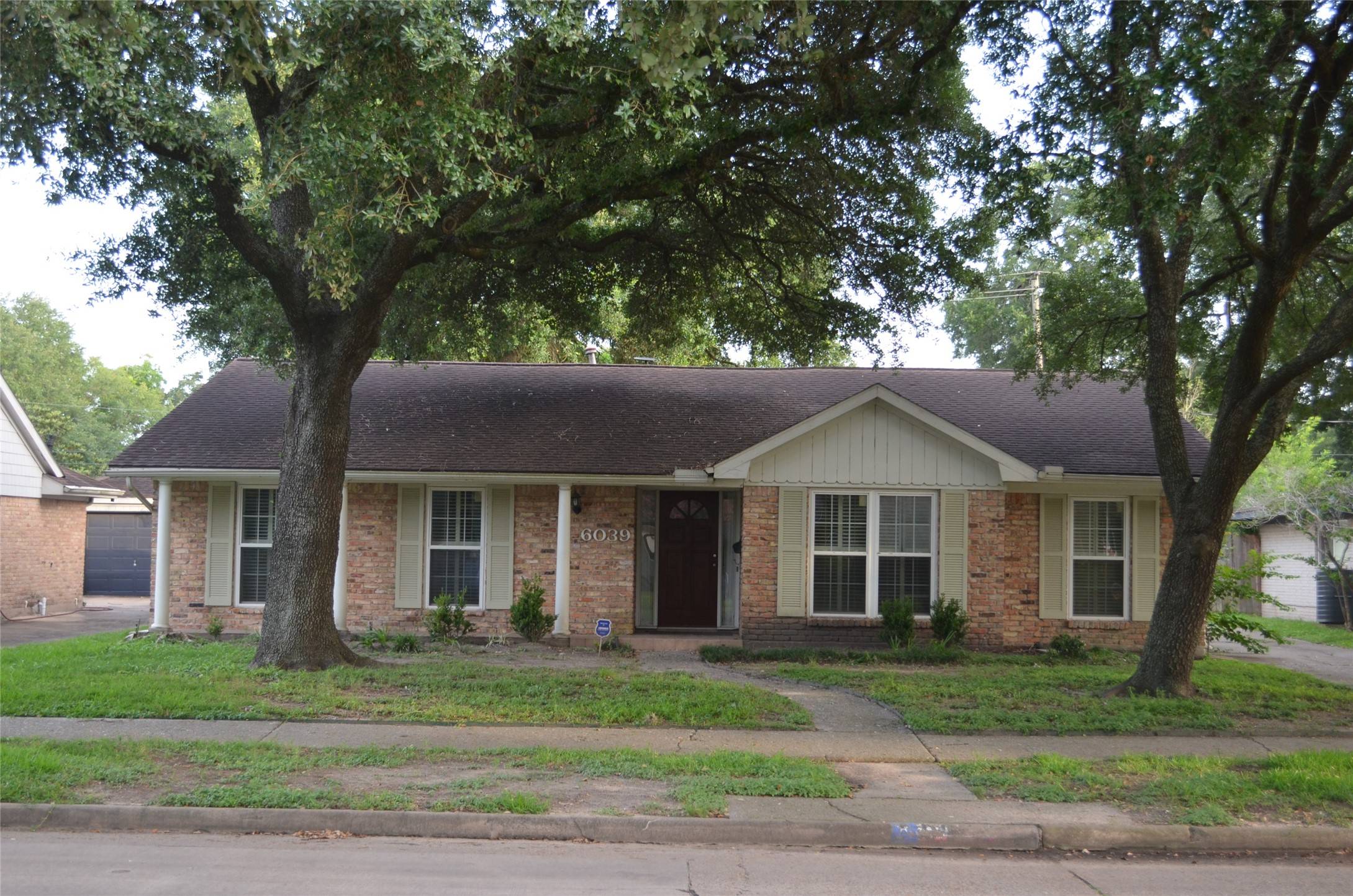 6039 Rutherglenn DR, Houston, TX 77096