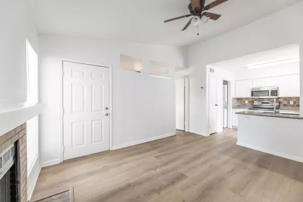 Houston, TX 77042,3900 Woodchase DR #80
