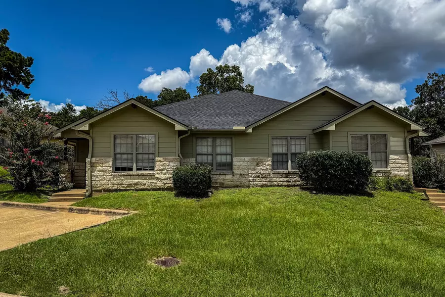 113 & 115 Bolero WAY, Huntsville, TX 77340