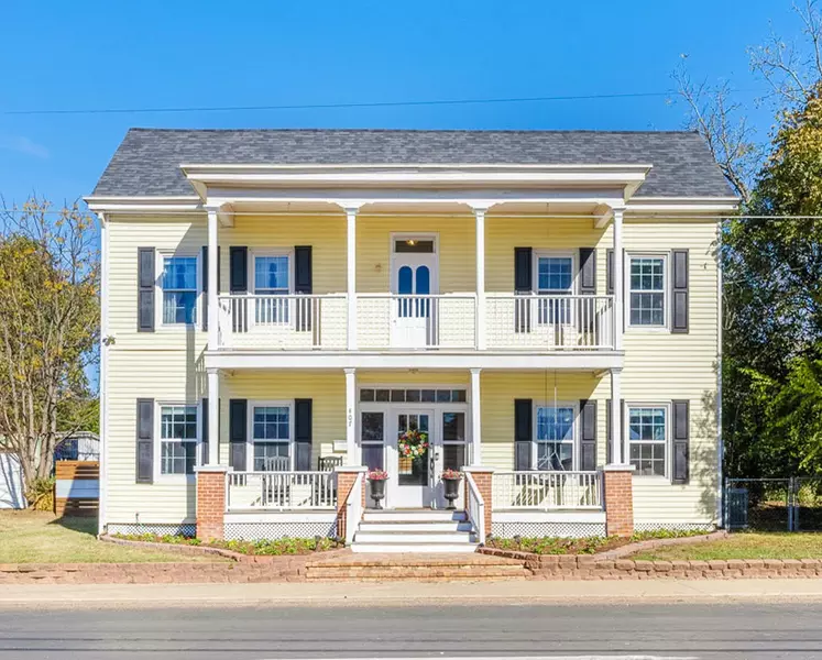 407 E Alamo ST, Brenham, TX 77833