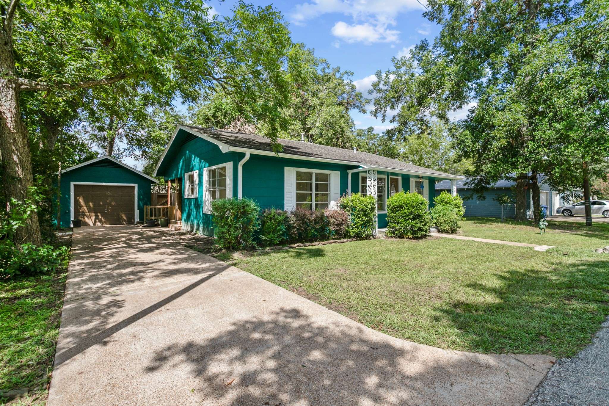 Tomball, TX 77375,506 S Oak ST