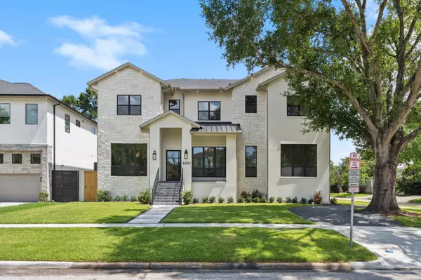 5200 Mimosa DR, Bellaire, TX 77401