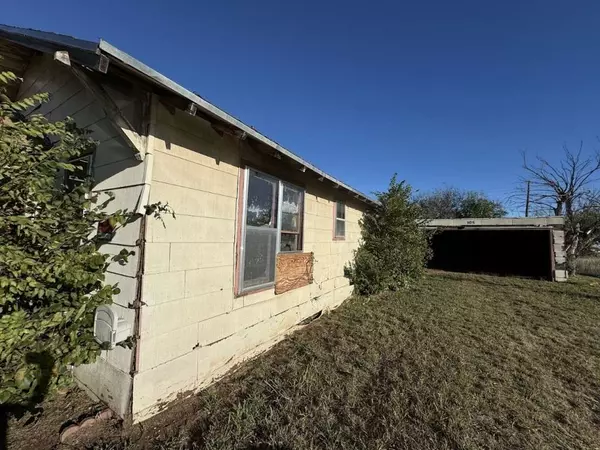 Electra, TX 76360,105 E Washington AVE