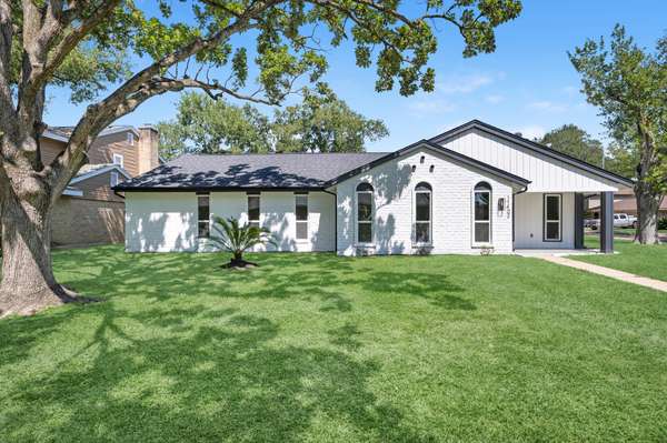 11402 Ash Creek DR, Houston, TX 77043