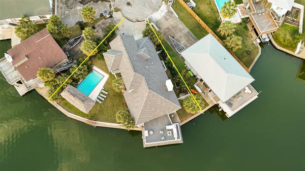4211 Spanish Main,  Galveston,  TX 77554