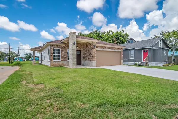 1107 W 2nd ST, Freeport, TX 77541