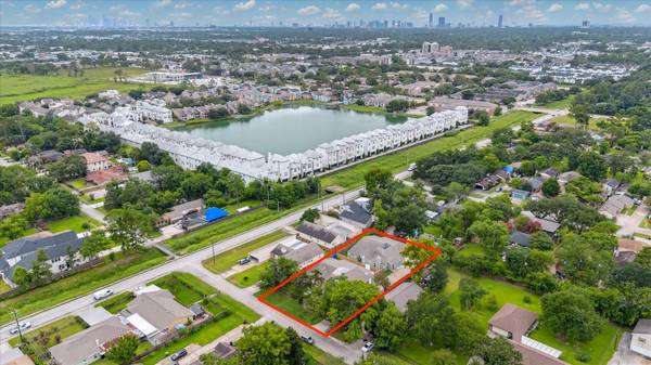 9009 Carousel LN, Houston, TX 77080