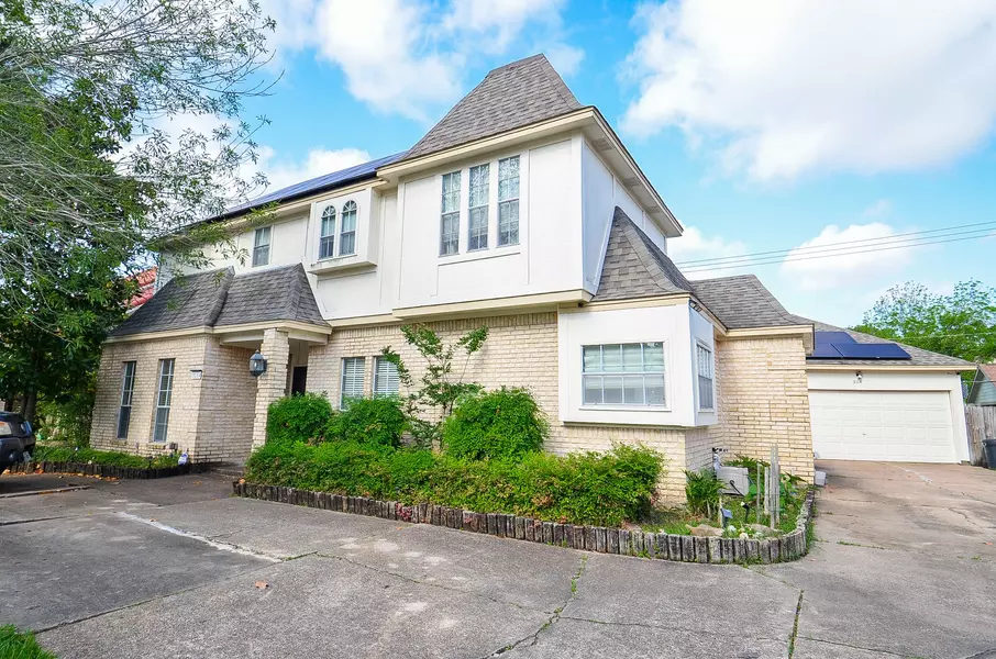 3114 E Ashfield DR, Houston, TX 77082
