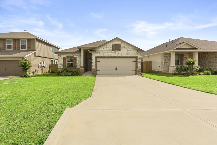 13076 Laura Lake DR, Willis, TX 77318