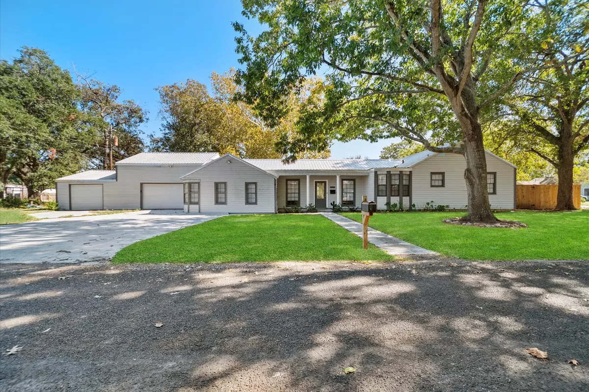 Wharton, TX 77488,1106 Oriole LN