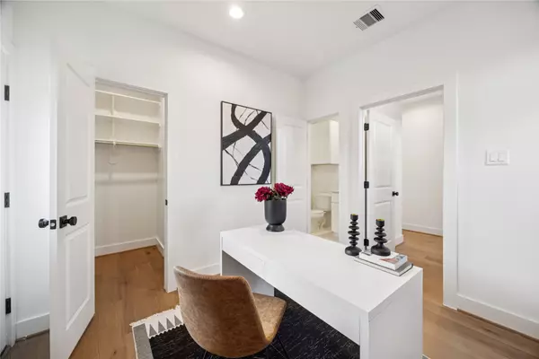 Houston, TX 77026,2806 Mills ST