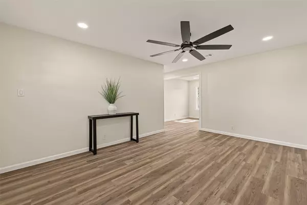 Houston, TX 77076,264 Parker RD