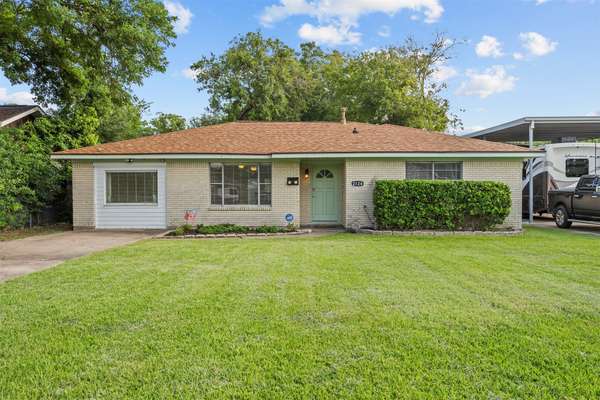 2124 5th AVE N, Texas City, TX 77590