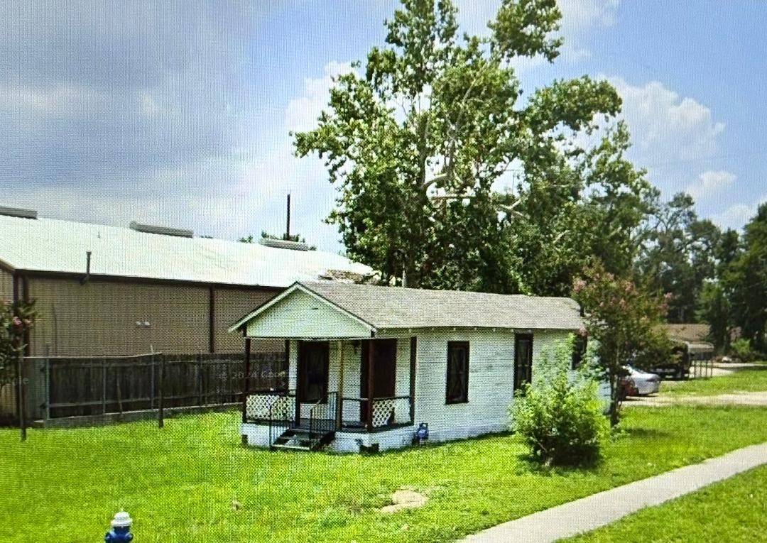 6221 Peg ST, Houston, TX 77092