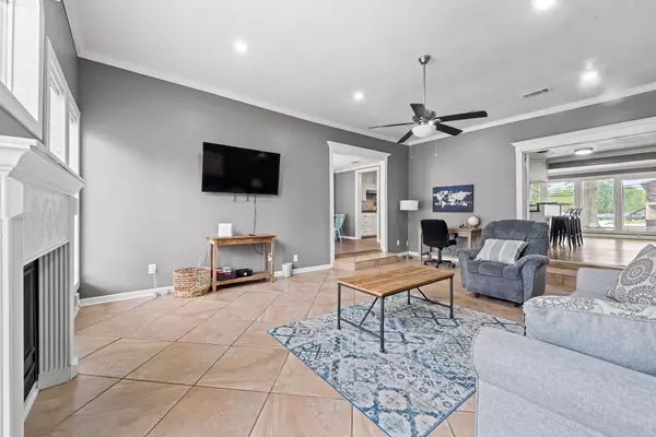 Nederland, TX 77627,3322 Avenue H