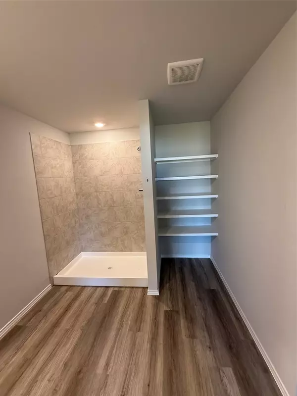 Huntsville, TX 77340,102 Comal DR