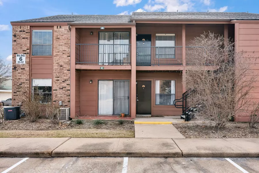 904 University Oaks BLVD #92, College Station, TX 77840