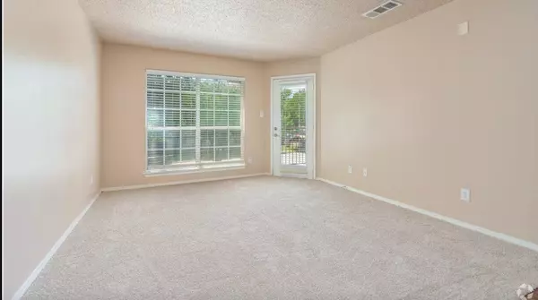 Euless, TX 76039,601 E Ash Ln