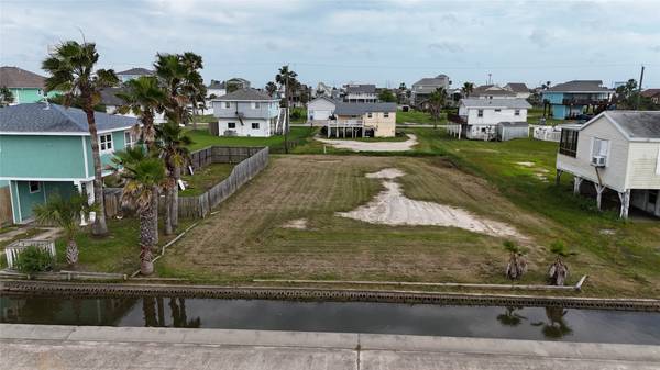 16627 Jolly Roger, Jamaica Beach, TX 77554