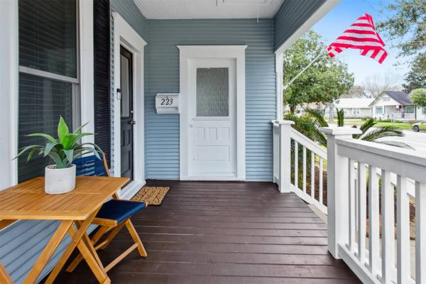 Sugar Land, TX 77478,223 Brooks ST