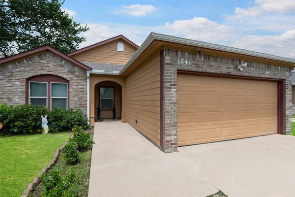 1541 3rd St, Hempstead, TX 77445