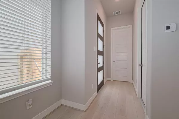 Houston, TX 77055,8925 Grovner PL