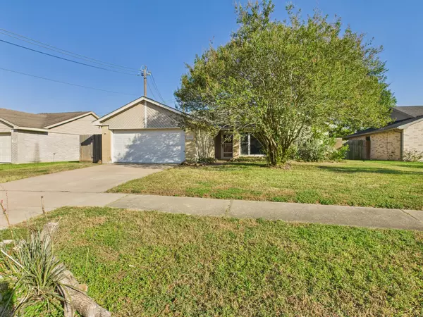 10107 Hollow Canyon Dr, Sugar Land, TX 77495