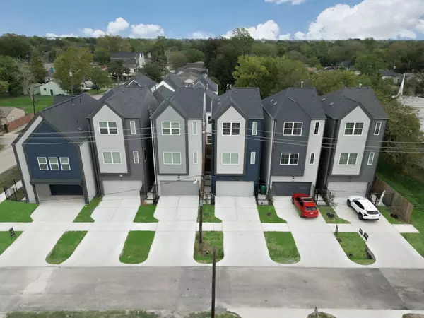 4325 Arlington ST, Houston, TX 77022