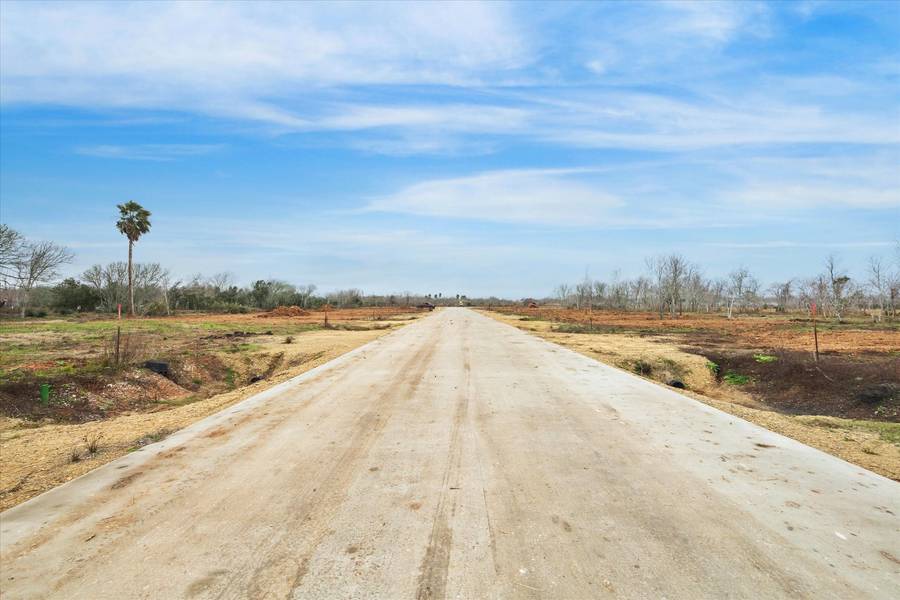 2303 Victoria DR, San Leon, TX 77539
