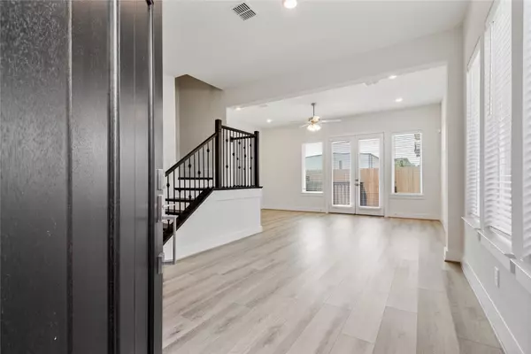 Houston, TX 77018,912B W 21st ST