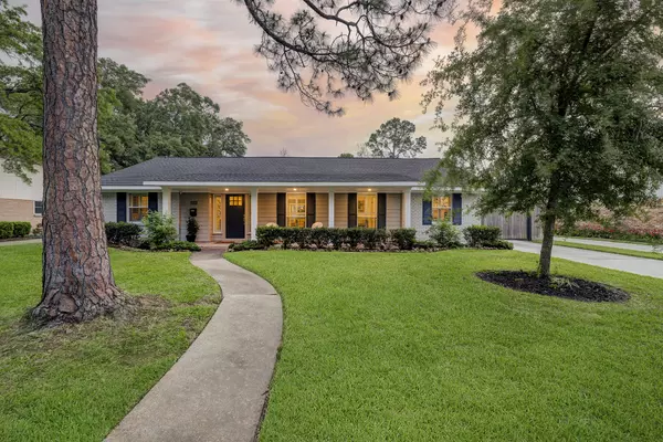 5735 Stillbrooke DR,  Houston,  TX 77096