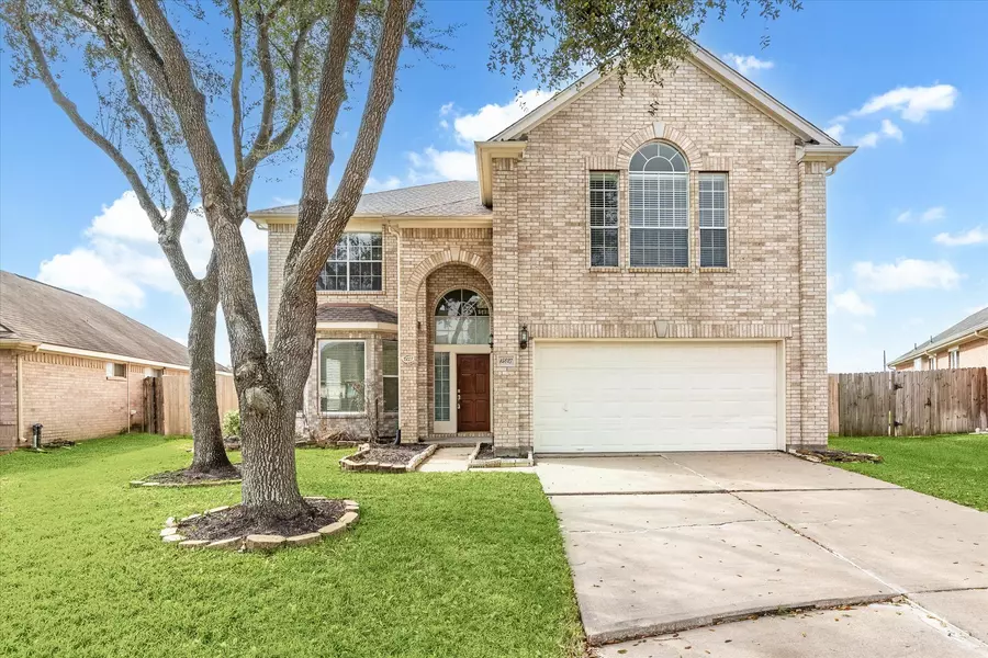 15027 Moss Bridge LN, Sugar Land, TX 77498