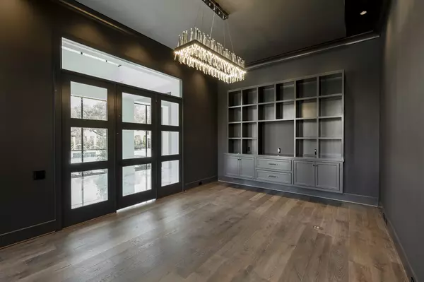 Houston, TX 77056,5517 Sturbridge DR