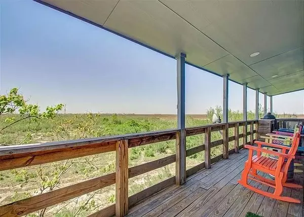 1321 Melody LN, Crystal Beach, TX 77650