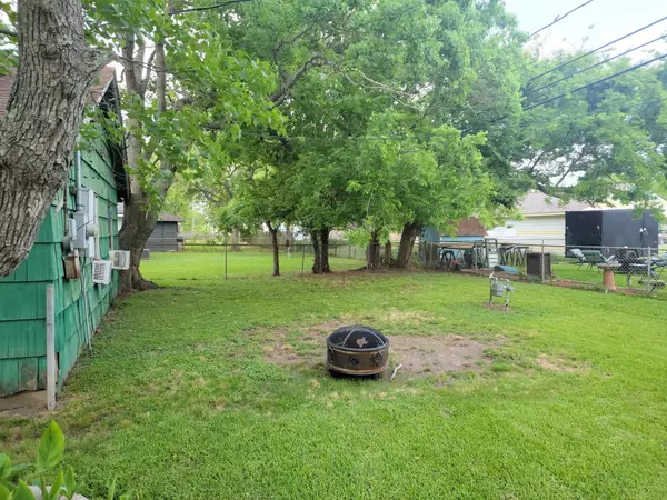 Freeport, TX 77541,723 W 9th ST