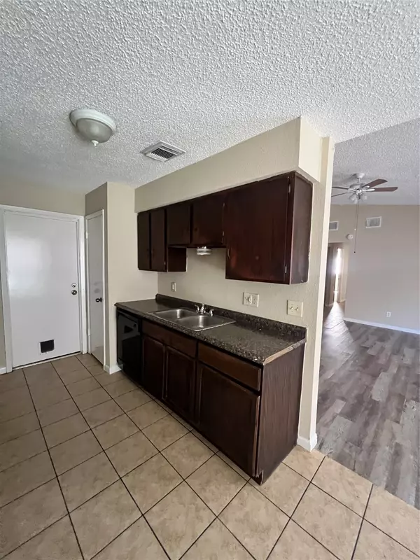 Houston, TX 77489,15826 Willmore LN