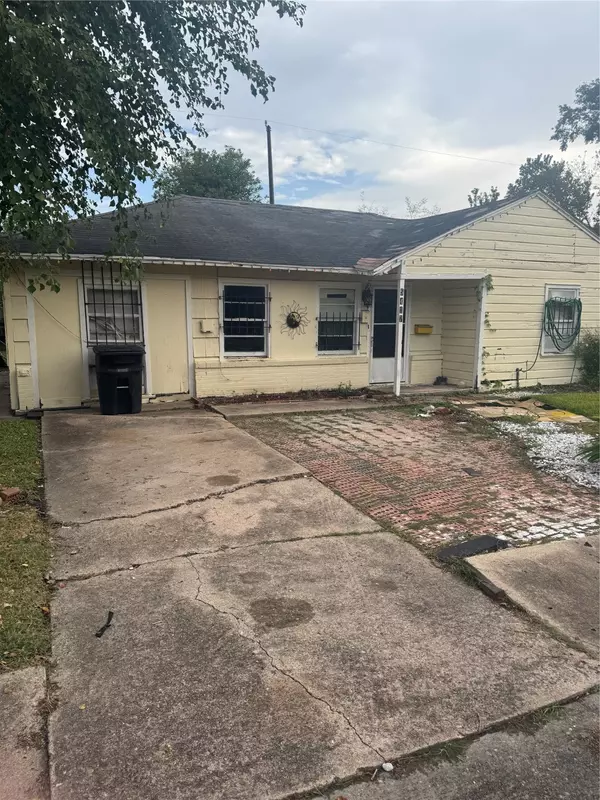 Houston, TX 77033,5417 Doulton DR