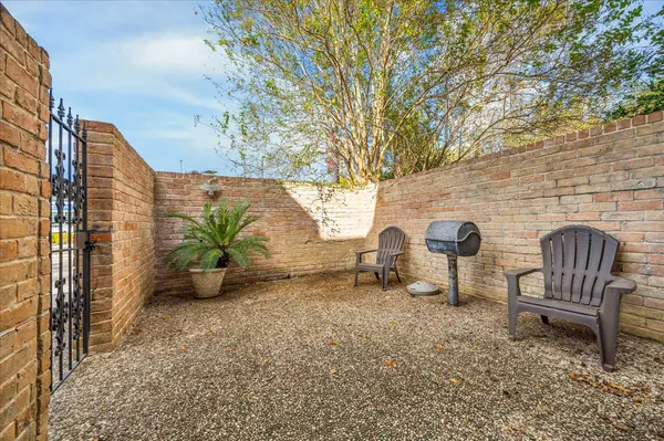 West University Place, TX 77005,3133 Bissonnet ST