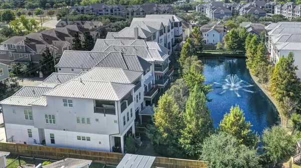 Houston, TX 77008,1223 W 15th 1/2 ST