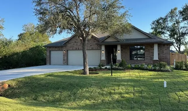 414 Texas AVE, Arcola, TX 77583