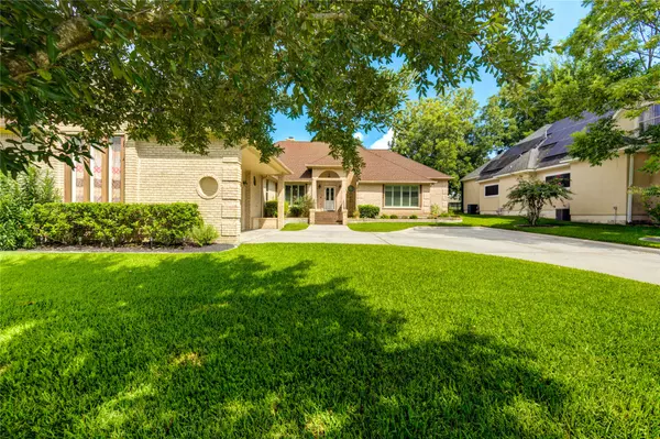 Conroe, TX 77356,105 April Waters DR N